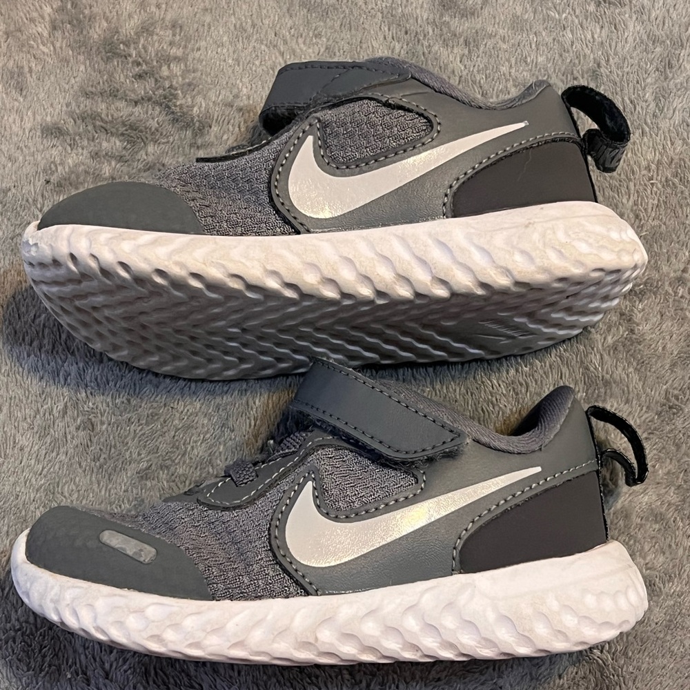 Nike Revolution 6, Toddler Size 7, lightly worn